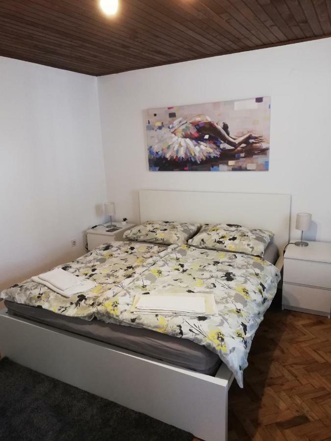 Sobe Zimmer Rooms Nika Tusilovic Экстерьер фото